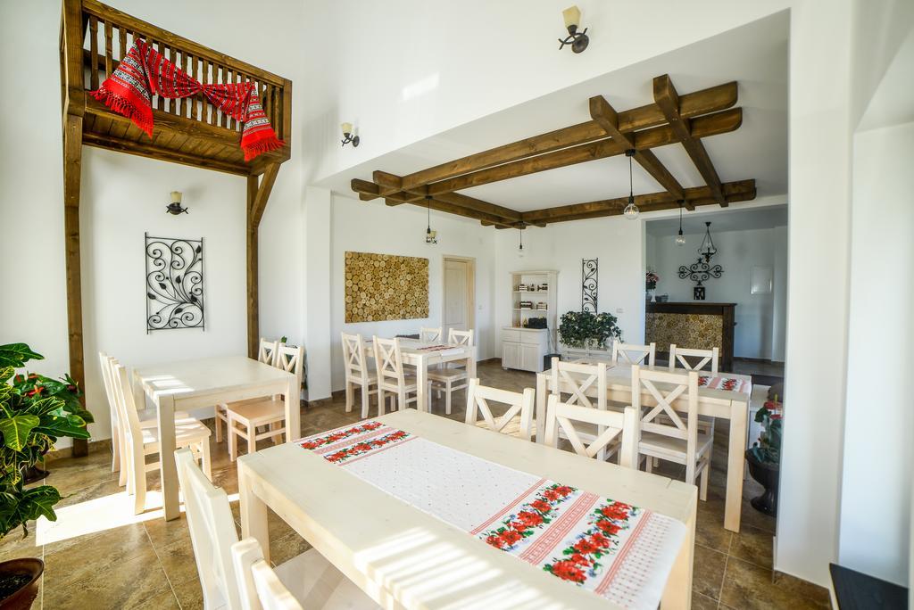 Hotel Dor De Casa à Doljesti Extérieur photo