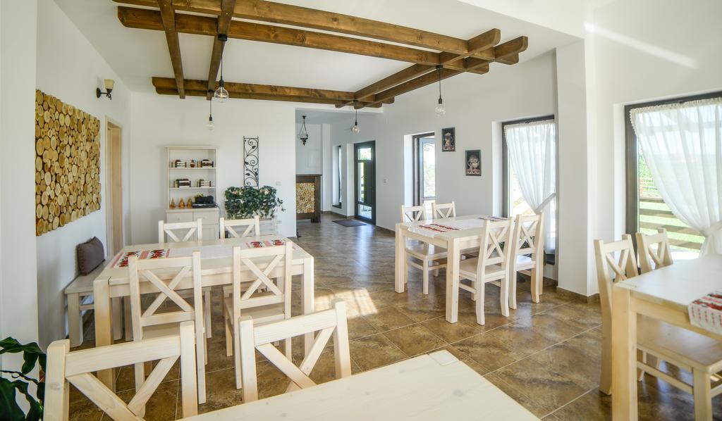 Hotel Dor De Casa à Doljesti Extérieur photo